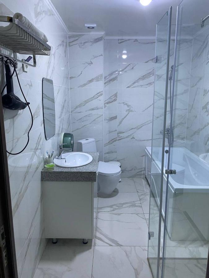 Atyraū Comfortplace מראה חיצוני תמונה