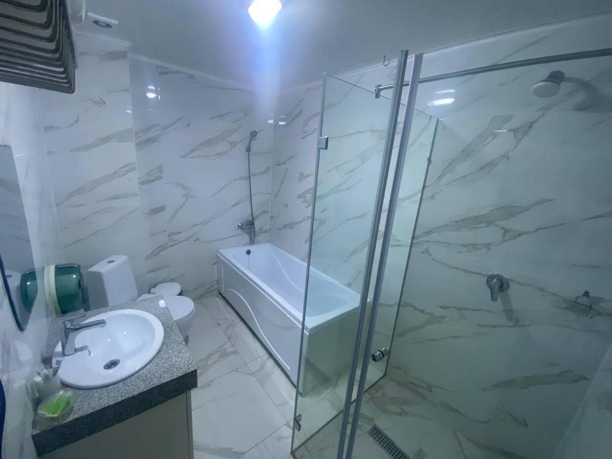 Atyraū Comfortplace מראה חיצוני תמונה